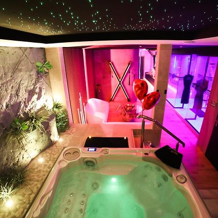 Les Secrets Rooms - Bonneval - Love Room - Spa Et Hammam Privatif Zewnętrze zdjęcie