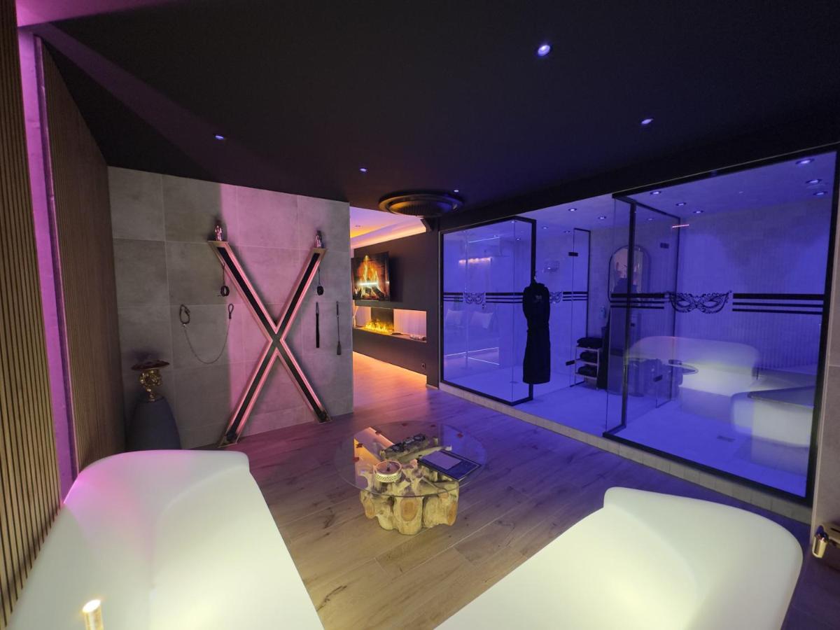 Les Secrets Rooms - Bonneval - Love Room - Spa Et Hammam Privatif Zewnętrze zdjęcie