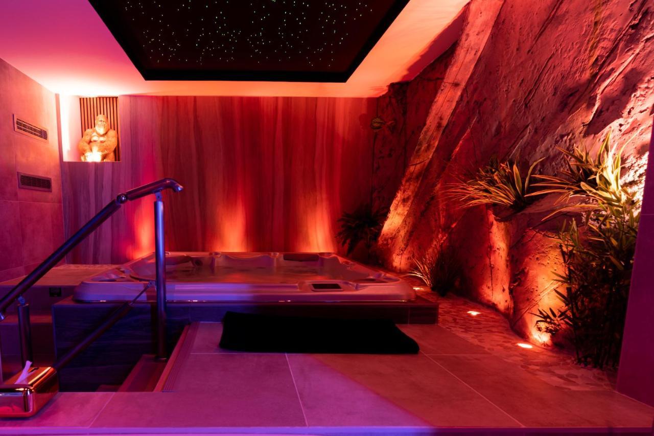 Les Secrets Rooms - Bonneval - Love Room - Spa Et Hammam Privatif Zewnętrze zdjęcie