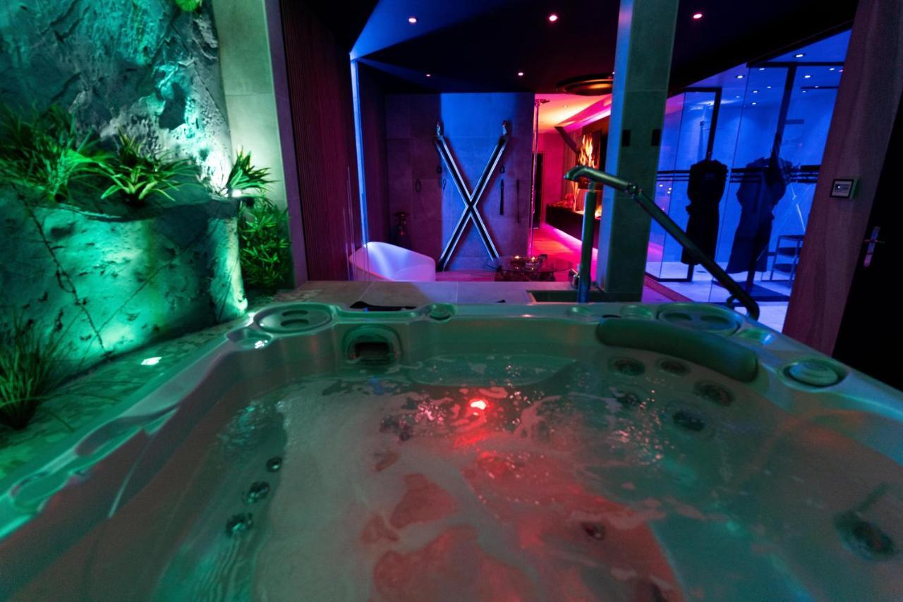 Les Secrets Rooms - Bonneval - Love Room - Spa Et Hammam Privatif Zewnętrze zdjęcie